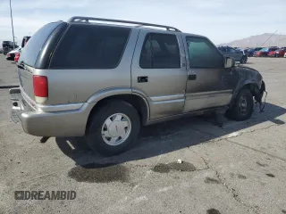2000 GMC Jimmy SL with VIN 1GKCS13W5Y2349270, listed as a Copart auction lot 45498755 with 0 mi miles and Salvage Title. Bid and sale history available at carsss.com. Image 3.