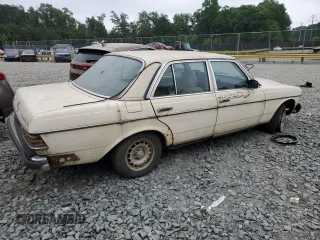 1984 Mercedes-Benz 300 D с VIN WDBAB33A4EA064403, выставлен на аукционе Copart как лот 57552434 с пробегом 173 024 миль миль и На запчасти • Non repairable. История ставок и продаж доступна на DreamBid. Изображение 3.