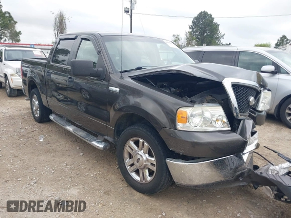 2006 Ford F-150 XLT with VIN 1FTRW12W96FA87318, listed as a IAAI auction lot 41936492 with 221,709 mi miles. Bid and sale history available at carsss.com. Image 1.