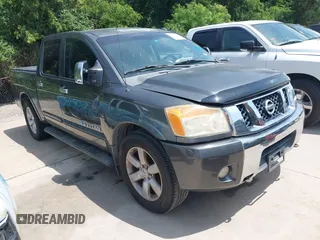 2011 Nissan Titan SL z VIN 1N6BA0ED4BN317719, wystawiony jako IAAI lot #42441942 z przebiegiem 213 320 mil mil oraz . Historia ofert i sprzedaży dostępna na DreamBid. Obrazek 1.