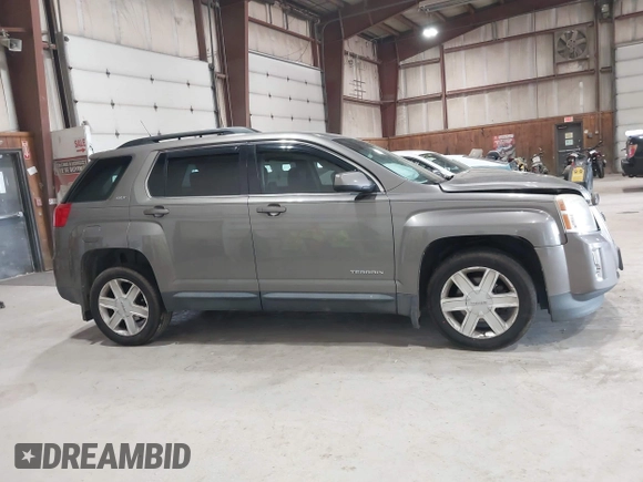 2010 GMC Terrain SLT-1 z VIN 2CTFLGEYXA6230148, wystawiony jako IAAI lot #42353281 z przebiegiem 186 553 mil mil oraz . Historia ofert i sprzedaży dostępna na DreamBid. Obrazek 13.