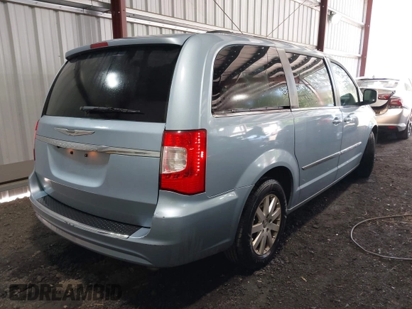 2013 Chrysler Town & Country Touring with VIN 2C4RC1BG3DR573565, listed as a IAAI auction lot 42083562 with 94,828 mi miles. Bid and sale history available at carsss.com. Image 4.