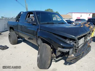 1998 Dodge Ram 1500 with VIN 1B7HF13Z7WJ145413, listed as a IAAI auction lot 42030706 with 198,080 mi miles. Bid and sale history available at carsss.com. Image 1.