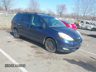 2007 Toyota Sienna XLE with VIN 5TDZK22C07S056161, listed as a IAAI auction lot 41820123 with 206,675 mi miles. Bid and sale history available at carsss.com. Image 1.