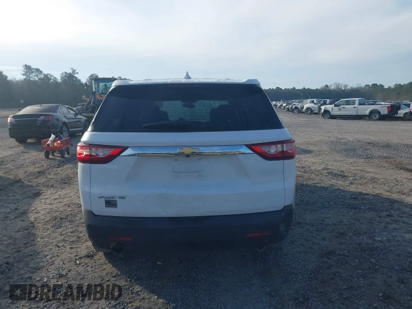 2019 Chevrolet Traverse LS z VIN 1GNERFKW6KJ241033, wystawiony jako IAAI lot #41640948 z przebiegiem 61 307 mil mil oraz . Historia ofert i sprzedaży dostępna na DreamBid. Obrazek 16.