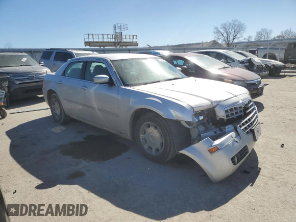 2005 Chrysler 300 with VIN 2C3JA53G25H673340, listed as a Copart auction lot 47066935 with 237,855 mi miles and Salvage Title. Bid and sale history available at carsss.com. Image 4.