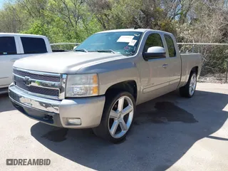 2008 Chevrolet Silverado 1500 LT w/1LT with VIN 1GCEC19J08Z275521, listed as a IAAI auction lot 41859064 with 171,186 mi miles. Bid and sale history available at carsss.com. Image 2.