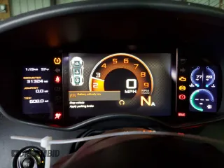 2016 McLaren 570S z VIN SBM13DAA7GW000814, wystawiony jako Copart lot #55457784 z przebiegiem 31 324 mil mil oraz . Historia ofert i sprzedaży dostępna na DreamBid. Obrazek 9.
