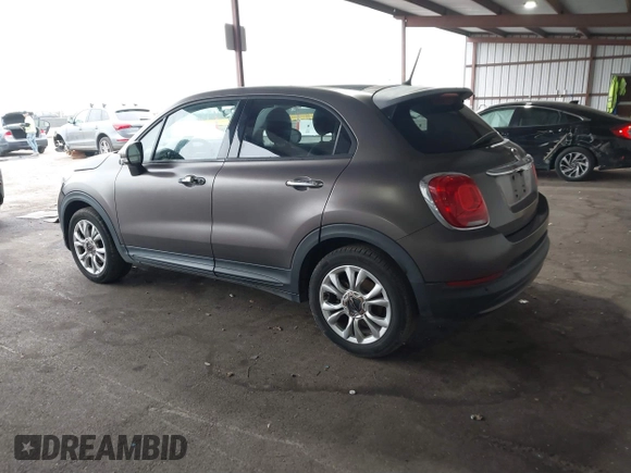 2016 FIAT 500X Easy z VIN ZFBCFXBTXGP349005, wystawiony jako IAAI lot #41163593 z przebiegiem 69 012 mil mil oraz . Historia ofert i sprzedaży dostępna na DreamBid. Obrazek 3.