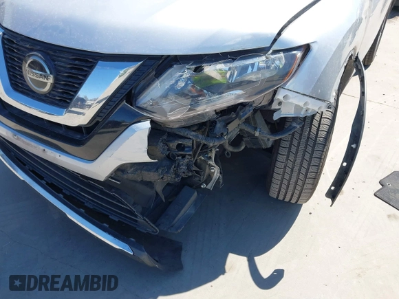 2019 Nissan Rogue SV with VIN KNMAT2MT3KP525172, listed as a IAAI auction lot 41765109 with 110,411 mi miles. Bid and sale history available at carsss.com. Image 6.