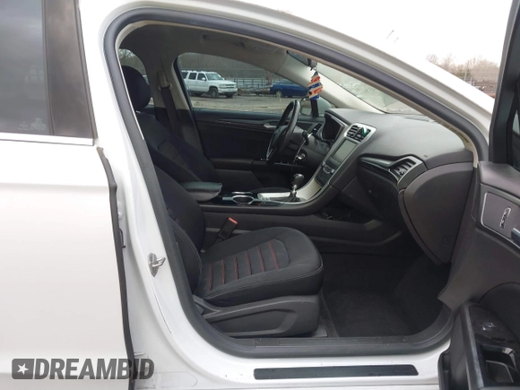 2014 Ford Fusion SE with VIN 3FA6P0HR3ER128514, listed as a IAAI auction lot 41579517 with 160,872 mi miles. Bid and sale history available at carsss.com. Image 5.