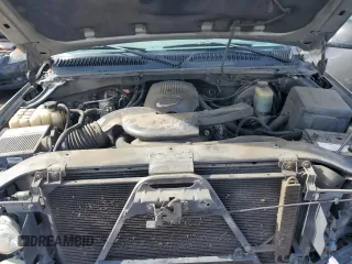 2002 Chevrolet Suburban LS with VIN 1GNEC16T52J182139, listed as a Copart auction lot 45413545 with 447,067 mi miles and Salvage Title. Bid and sale history available at carsss.com. Image 12.