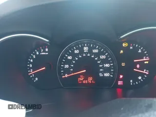 2014 Kia Sorento LX with VIN 5XYKT4A73EG425510, listed as a IAAI auction lot 41882601 with 165,751 mi miles and . Bid and sale history available at carsss.com. Image 7.