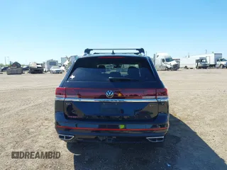 2024 Volkswagen Atlas SEL Premium R-Line с VIN 1V2FR2CA6RC522304, выставлен на аукционе IAAI как лот 41738078 с пробегом 24 626 миль миль и . История ставок и продаж доступна на DreamBid. Изображение 17.