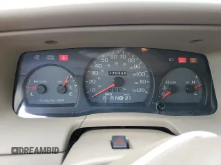 2005 Mercury Grand Marquis GS z VIN 2MEFM74W05X673934, wystawiony jako Copart lot #52608785 z przebiegiem 170 558 mil mil oraz Szkody całkowita. Historia ofert i sprzedaży dostępna na DreamBid. Obrazek 9.