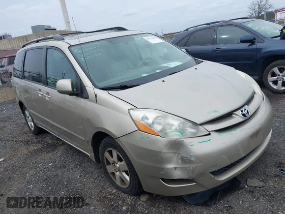 2008 Toyota Sienna XLE with VIN 5TDZK22C78S119628, listed as a IAAI auction lot 41917650 with 196,876 mi miles. Bid and sale history available at carsss.com. Image 1.