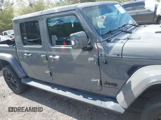 2022 Jeep Gladiator High Altitude with VIN 1C6HJTFG5NL114661, listed as a IAAI auction lot 41771986 with 42,696 mi miles and . Bid and sale history available at DreamBid. Image 13.