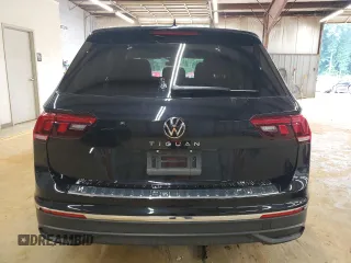 2024 Volkswagen Tiguan with VIN 3VVTB7AXXRM217272, listed as a Copart auction lot 64367425 with 8,015 mi miles and Salvage title. Bid and sale history available at DreamBid. Image 6.