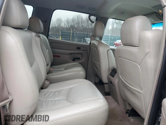 2005 GMC Yukon XL SLT with VIN 3GKFK16Z75G227760, listed as a Copart auction lot 44544015 with 204,858 mi miles and Salvage Title. Bid and sale history available at carsss.com. Image 12.