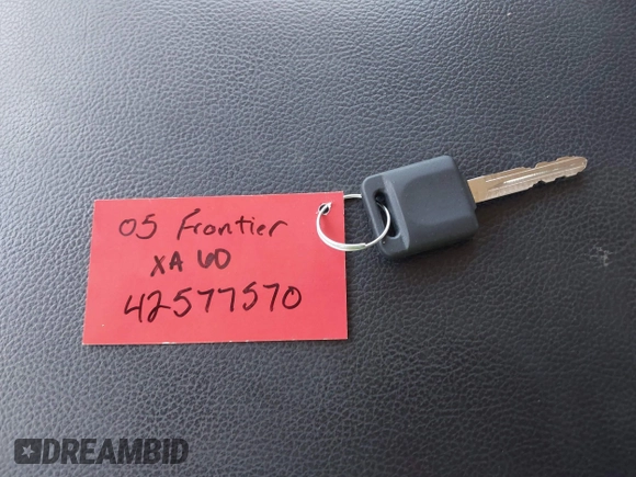 2005 Nissan Frontier LE z VIN 1N6AD07W85C418182, wystawiony jako IAAI lot #42577570 z przebiegiem 204 780 mil mil oraz . Historia ofert i sprzedaży dostępna na DreamBid. Obrazek 11.