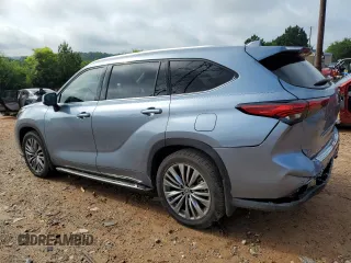 2023 Toyota Highlander L with VIN 5TDKDRBH3PS000635, listed as a Copart auction lot 61023505 with 47,348 mi miles and Salvage title. Bid and sale history available at DreamBid. Image 2.