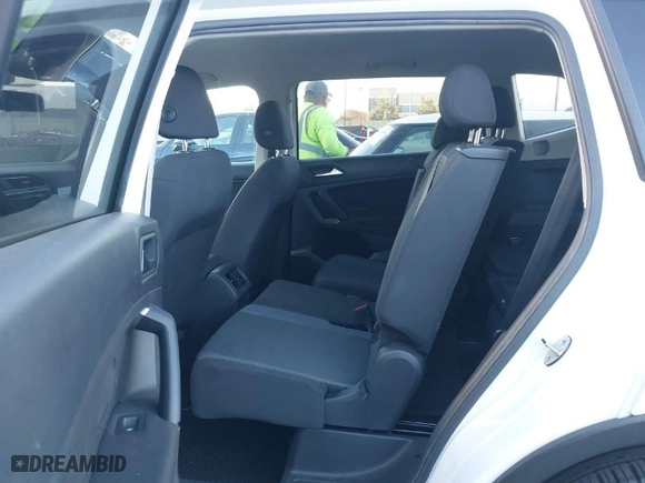 2019 Volkswagen Tiguan S with VIN 3VV1B7AX4KM009210, listed as a IAAI auction lot 41864482 with 47,987 mi miles. Bid and sale history available at carsss.com. Image 8.