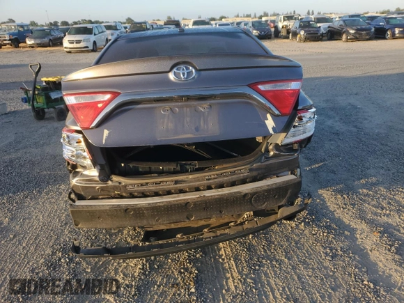 2017 Toyota Camry XLE z VIN 4T1BF1FK2HU386572, wystawiony jako Copart lot #60453915 z przebiegiem 120 340 mil mil oraz Szkoda całkowita • Salvage title. Historia ofert i sprzedaży dostępna na DreamBid. Obrazek 6.