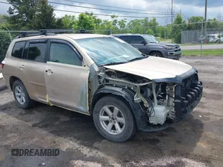 2010 Toyota Highlander with VIN 5TDBK3EHXAS006941, listed as a IAAI auction lot 42312500 with 149,108 mi miles and . Bid and sale history available at DreamBid. Image 1.