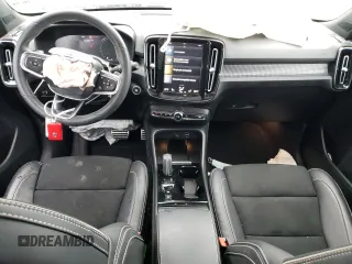 2020 Volvo XC40 R-Design z VIN YV4AC2HMXL2278179, wystawiony jako Copart lot #71587022 z przebiegiem 31 953 mil mil oraz . Historia ofert i sprzedaży dostępna na DreamBid. Obrazek 8.