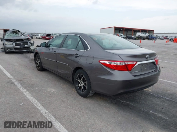 2015 Toyota Camry XLE with VIN 4T4BF1FK5FR483736, listed as a IAAI auction lot 41933106 with 104,468 mi miles. Bid and sale history available at carsss.com. Image 3.