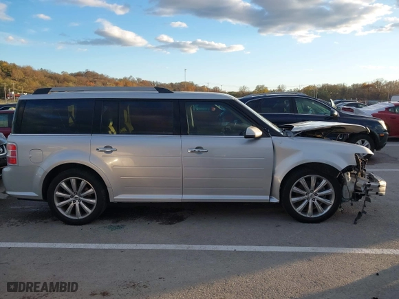 2019 Ford Flex Limited EcoBoost with VIN 2FMHK6DTXKBA16062, listed as a IAAI auction lot 40921830 with 80,880 mi miles. Bid and sale history available at carsss.com. Image 14.