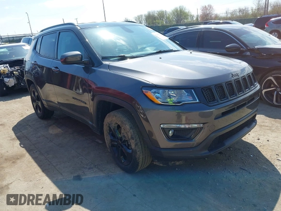 2021 Jeep Compass Latitude z VIN 3C4NJDBB4MT555101, wystawiony jako IAAI lot #42086222 z przebiegiem 45 785 mil mil oraz . Historia ofert i sprzedaży dostępna na DreamBid. Obrazek 1.
