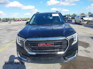 2022 GMC Terrain SLE with VIN 3GKALMEV9NL123172, listed as a IAAI auction lot 41674922 with 25,671 mi miles. Bid and sale history available at carsss.com. Image 13.