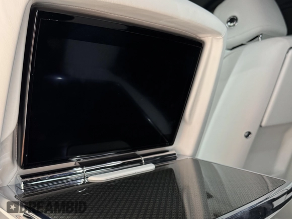 2022 Rolls-Royce Ghost Black Badge z VIN SCATD6C09NU209759, wystawiony jako IAAI lot #42301155 z przebiegiem 5631 mil mil oraz . Historia ofert i sprzedaży dostępna na DreamBid. Obrazek 14.
