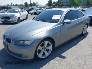 2007 BMW 3 Series 335i z VIN WBAWB735X7PV83843, wystawiony jako IAAI lot #42218921 z przebiegiem 169 401 mil mil oraz . Historia ofert i sprzedaży dostępna na DreamBid. Obrazek 2.
