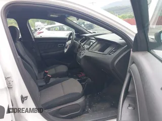 2013 Ford Police Interceptor z VIN 1FAHP2MK9DG199882, wystawiony jako IAAI lot #42451853 z przebiegiem 119 371 mil mil oraz . Historia ofert i sprzedaży dostępna na DreamBid. Obrazek 5.