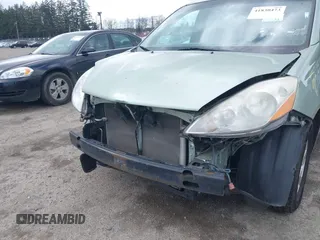 2007 Toyota Sienna CE with VIN 5TDZK23C37S024805, listed as a IAAI auction lot 41830473 with 176,629 mi miles. Bid and sale history available at carsss.com. Image 6.