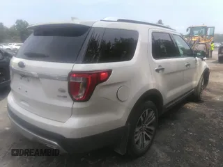 2017 Ford Explorer Platinum z VIN 1FM5K8HT9HGA06455, wystawiony jako IAAI lot #39898107 z przebiegiem 51 348 mil mil oraz . Historia ofert i sprzedaży dostępna na DreamBid. Obrazek 4.