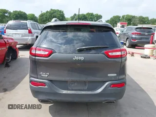 2015 Jeep Cherokee Latitude z VIN 1C4PJMCS2FW601271, wystawiony jako IAAI lot #41969742 z przebiegiem 94 224 mil mil oraz . Historia ofert i sprzedaży dostępna na DreamBid. Obrazek 16.