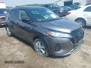 2021 Nissan Kicks S z VIN 3N1CP5BVXML484558, wystawiony jako IAAI lot #42261642 z przebiegiem 45 108 mil mil oraz . Historia ofert i sprzedaży dostępna na DreamBid. Obrazek 1.