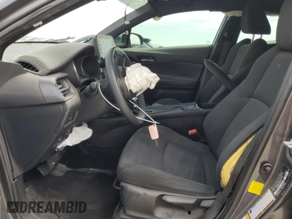 2019 Toyota C-HR XLE z VIN NMTKHMBX2KR096795, wystawiony jako Copart lot #51121655 z przebiegiem 39 679 mil mil oraz Nie do naprawy • Non repairable. Historia ofert i sprzedaży dostępna na DreamBid. Obrazek 7.