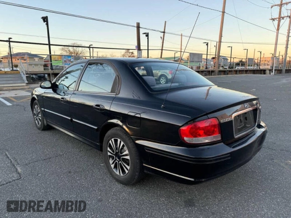 2004 Hyundai Sonata with VIN KMHWF25H94A000139, listed as a Copart auction lot 84455464 with 129,267 mi miles and Clean Title. Bid and sale history available at carsss.com. Image 3.