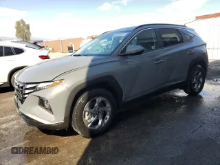 2024 Hyundai Tucson SEL with VIN 5NMJBCDE1RH385247, listed as a Copart auction lot 49098975 with 27,545 mi miles and Clean Title. Bid and sale history available at carsss.com. Image 1.