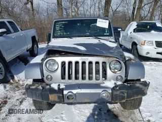 2018 Jeep Wrangler JK Unlimited Sahara with VIN 1C4HJWEG9JL801714, listed as a IAAI auction lot 41591307 with 79,201 mi miles. Bid and sale history available at carsss.com. Image 12.