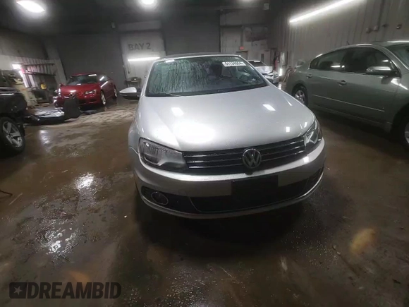 2012 Volkswagen Eos Lux with VIN WVWFW7AH8CV000549, listed as a Copart auction lot 81134064 with 47,432 mi miles and Salvage Title. Bid and sale history available at DreamBid. Image 14.