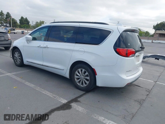 2017 Chrysler Pacifica Touring L z VIN 2C4RC1BG0HR533823, wystawiony jako IAAI lot #42194457 z przebiegiem 163 709 mil mil oraz . Historia ofert i sprzedaży dostępna na DreamBid. Obrazek 3.
