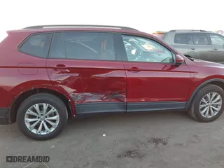 2018 Volkswagen Tiguan S with VIN 3VV1B7AX9JM068218, listed as a IAAI auction lot 41297391 with 41,143 mi miles. Bid and sale history available at carsss.com. Image 13.