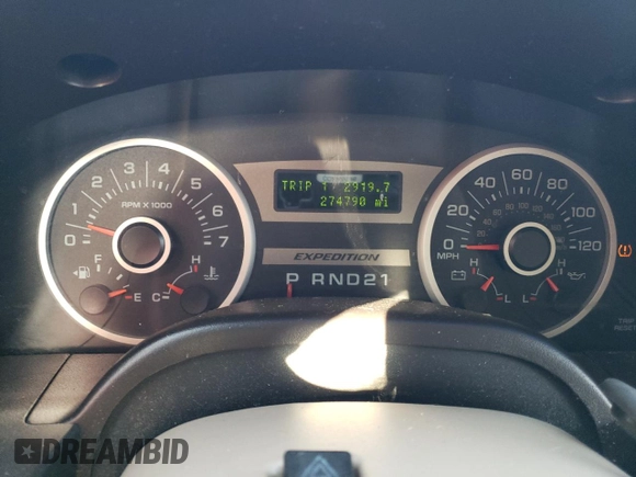 2006 Ford Expedition Eddie Bauer z VIN 1FMPU17586LA98112, wystawiony jako Copart lot #48393425 z przebiegiem 274 790 mil mil oraz Czysty tytuł • Clean title. Historia ofert i sprzedaży dostępna na DreamBid. Obrazek 9.