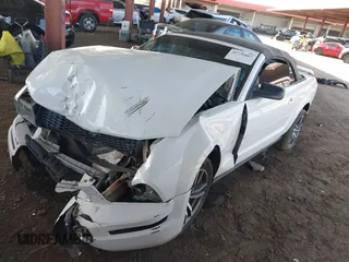 2007 Ford Mustang Deluxe with VIN 1ZVFT84N475280618, listed as a IAAI auction lot 41739867 with 194,934 mi miles and . Bid and sale history available at carsss.com. Image 2.