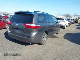 2019 Toyota Sienna XLE Auto Access Seat with VIN 5TDYZ3DC1KS009336, listed as a IAAI auction lot 41774424 with 108,334 mi miles. Bid and sale history available at carsss.com. Image 4.